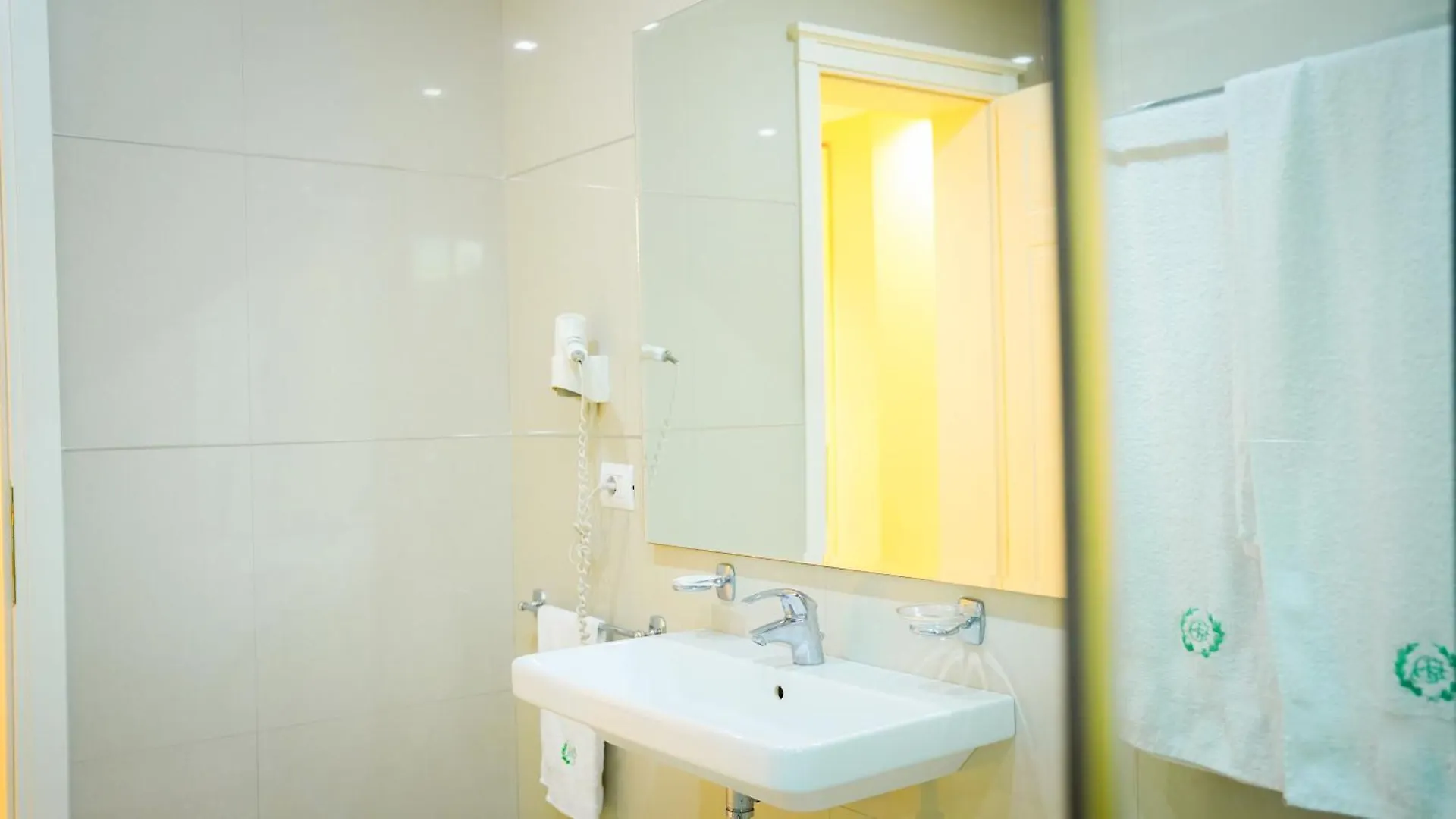 ***  Garden Hotel Elbasan Albania